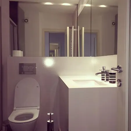 Maya's Downtown Apartman *